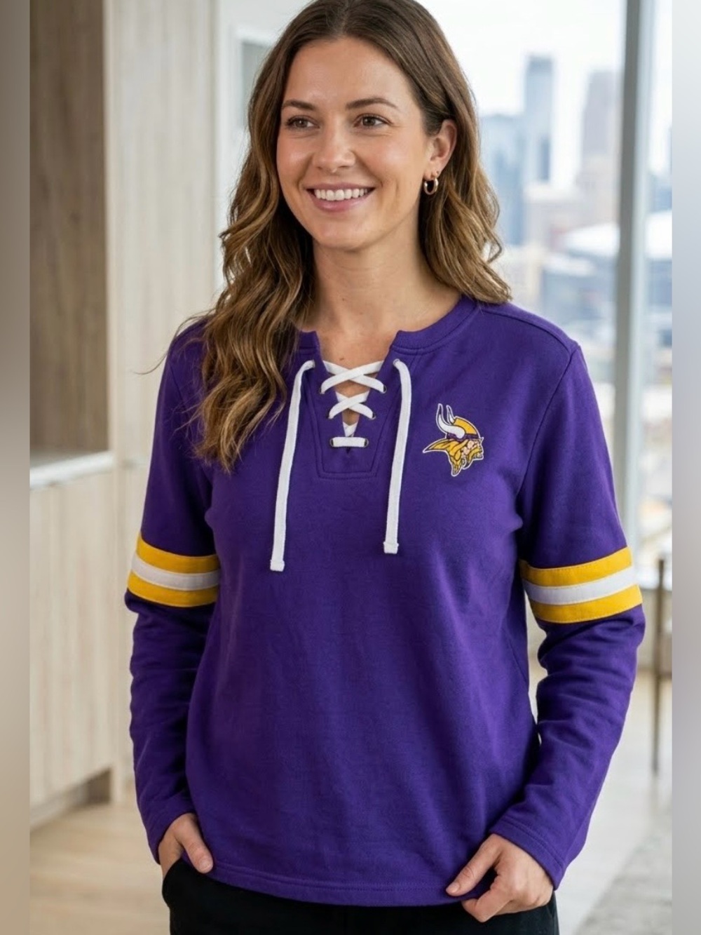 Fanatics Women’s Purple and Gold Lace-Up Minnesota Vikings Sweatshirt Size XL